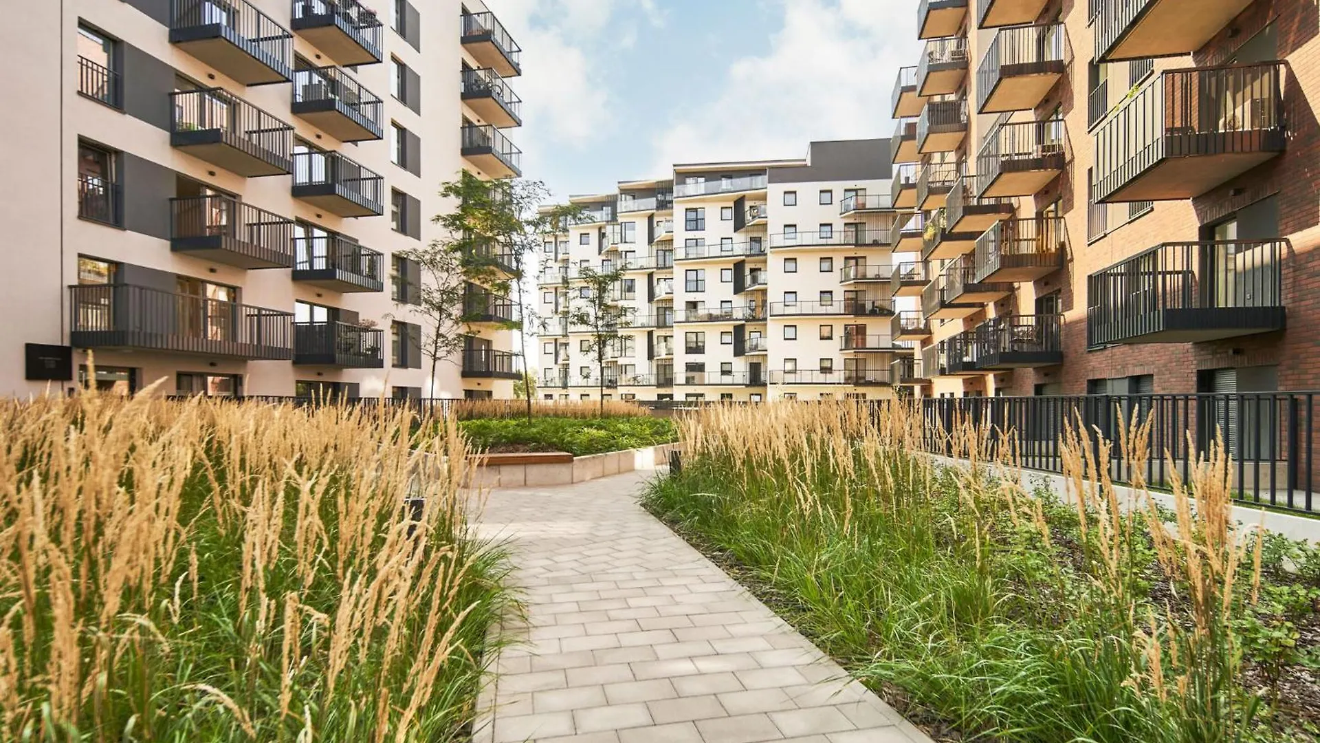 Symphony City Square Aparthotel Вроцлав 0*,  Польша
