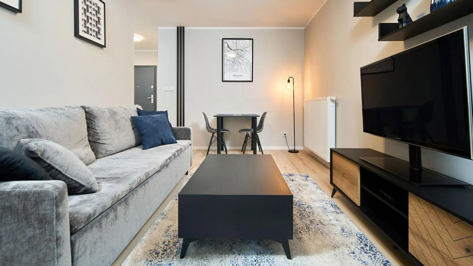 Symphony City Square Aparthotel Вроцлав 0*,
