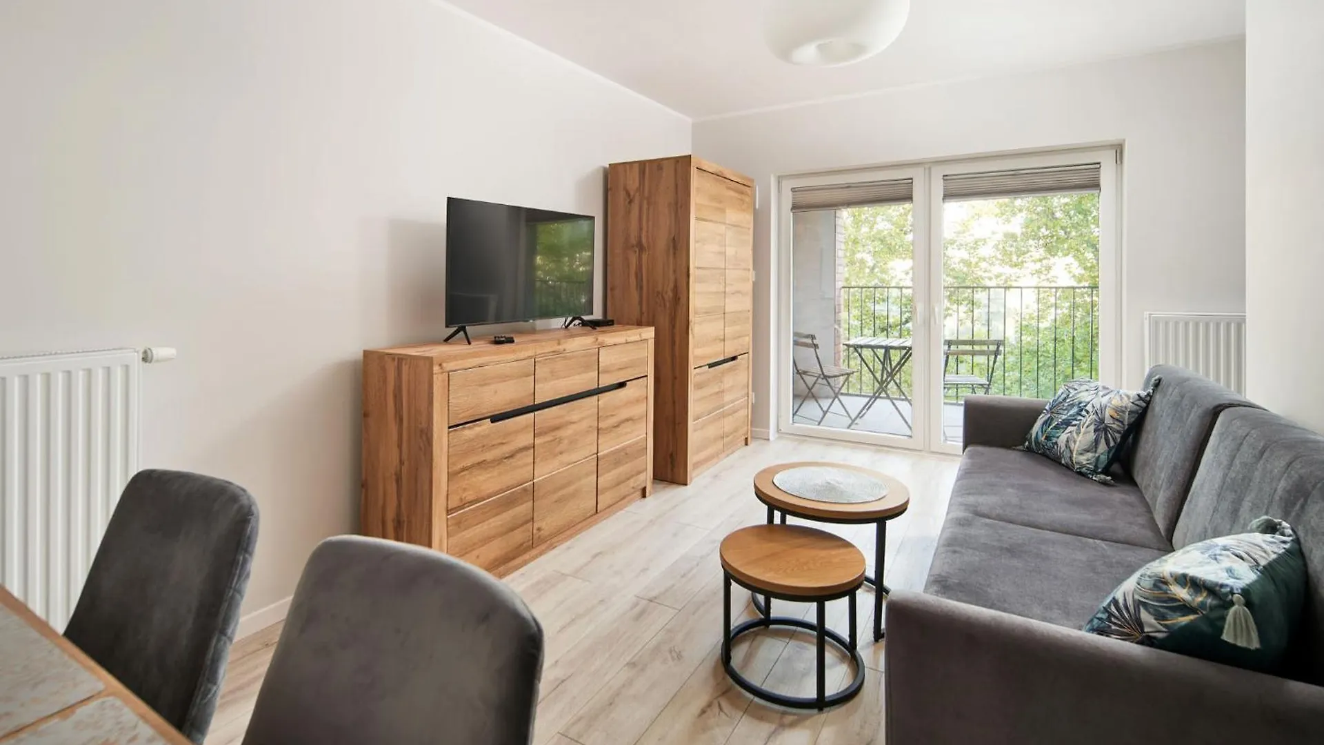 Symphony City Square Aparthotel Вроцлав 0*,  Польша