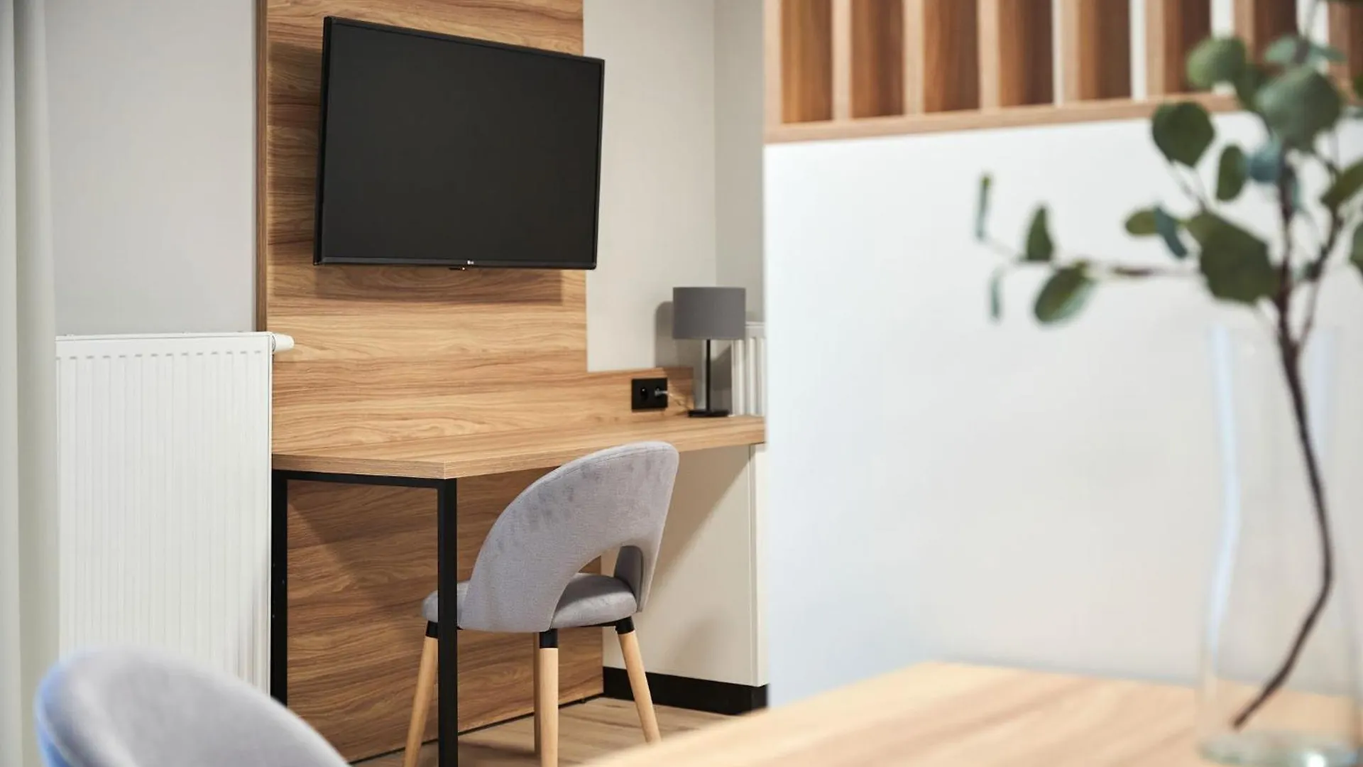 Symphony City Square Aparthotel Вроцлав
