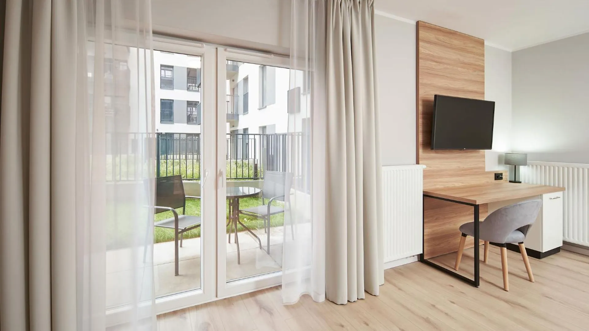 Symphony City Square Aparthotel Вроцлав Польша