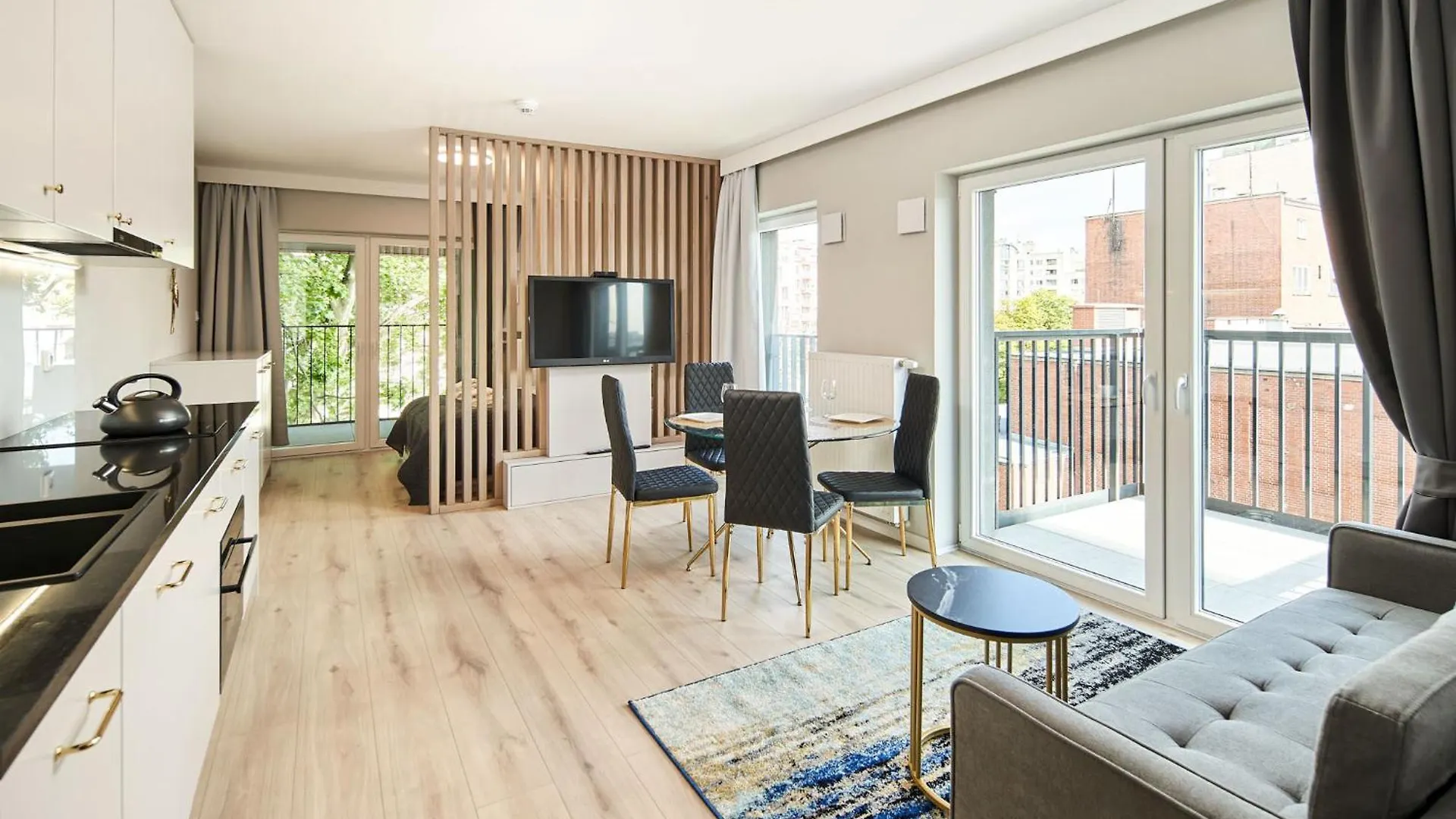 Symphony City Square Aparthotel Вроцлав