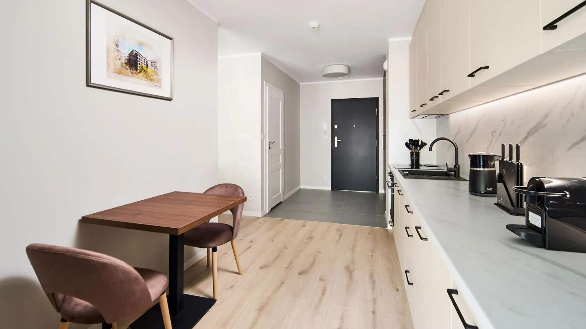 Symphony City Square Aparthotel Вроцлав