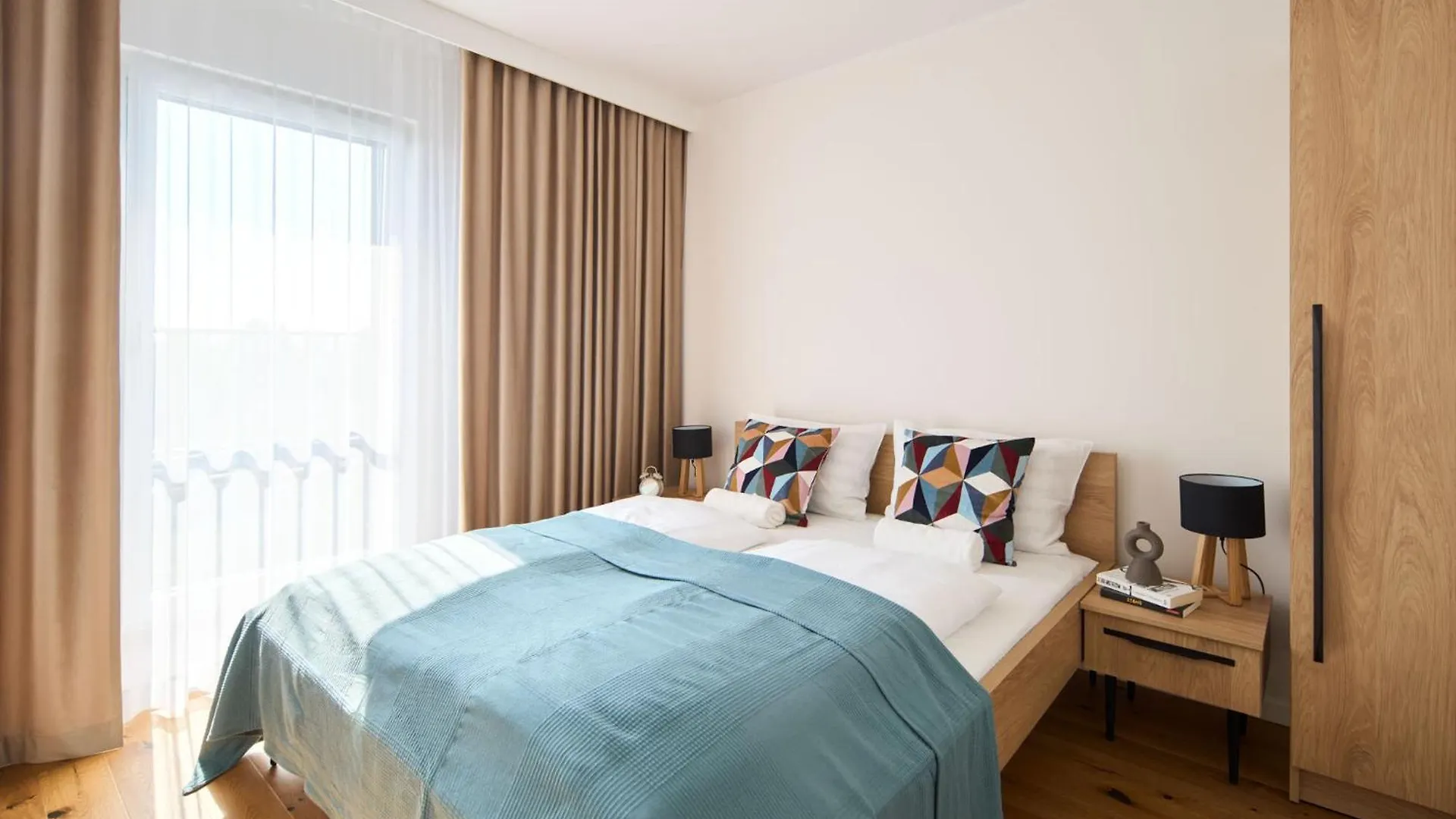 Symphony City Square Aparthotel Вроцлав Польша