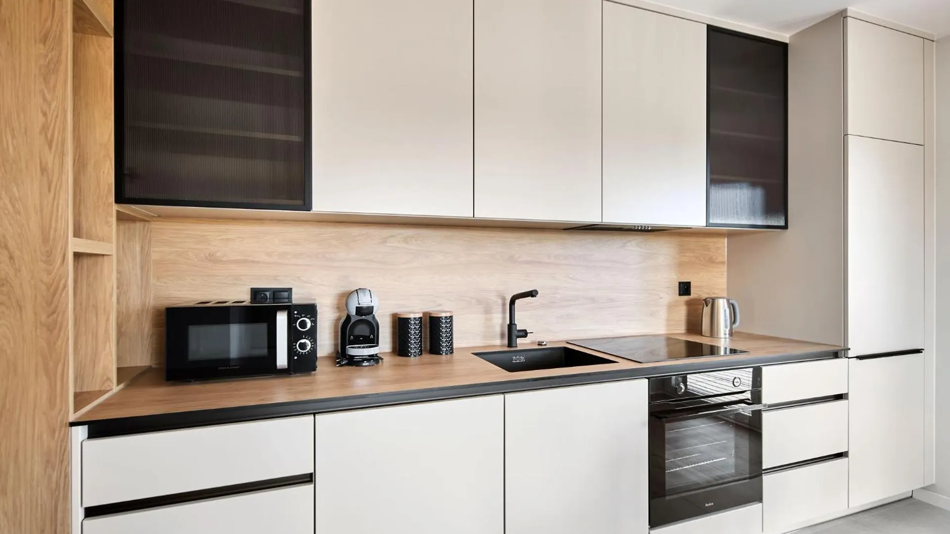 Symphony City Square Aparthotel Вроцлав