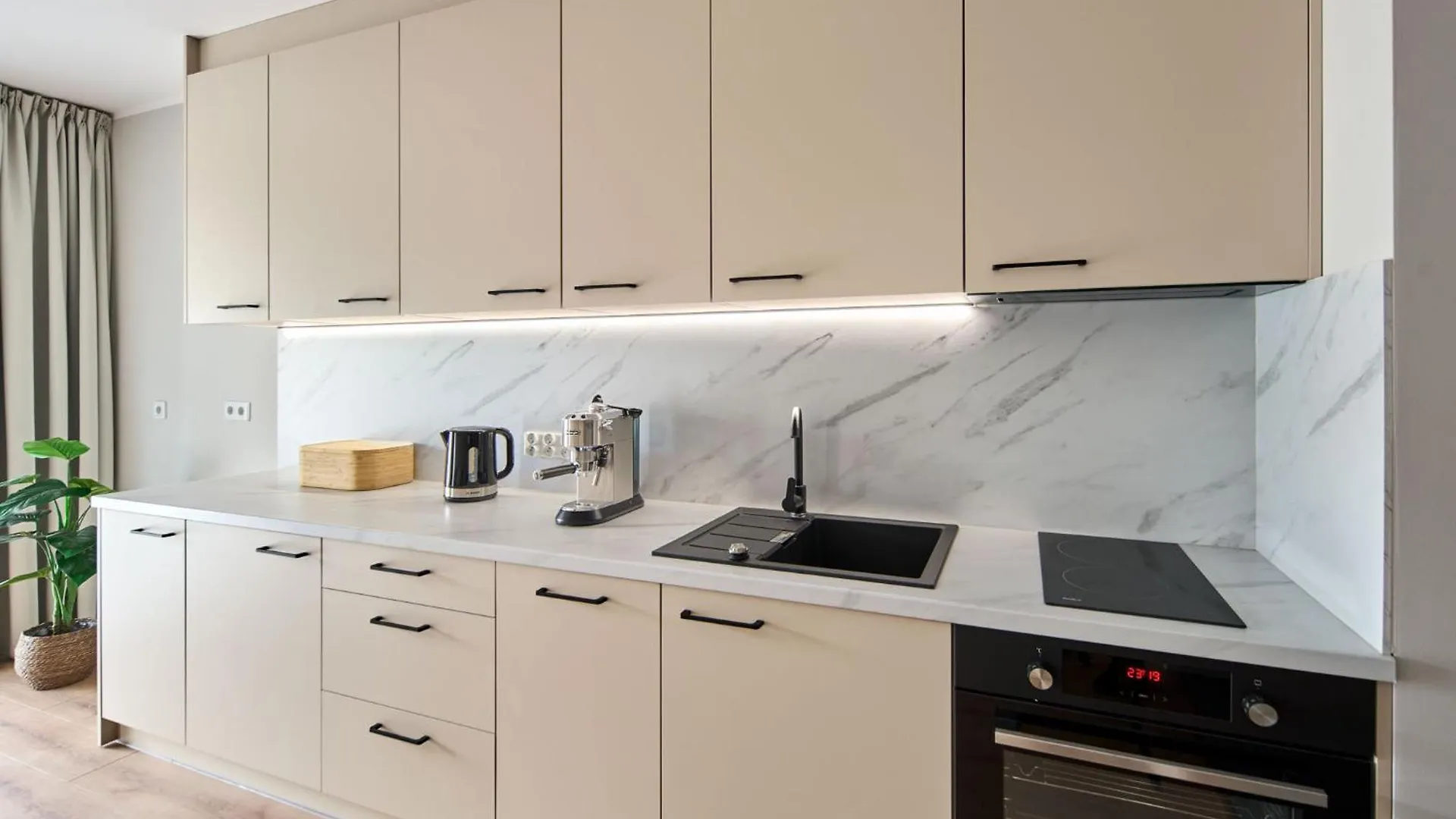 Symphony City Square Aparthotel Вроцлав Польша